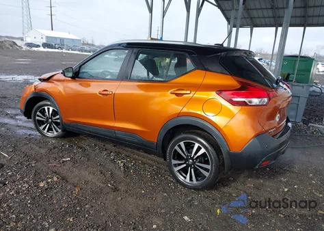 2020 Nissan Kicks Sv Xtronic Cvt z USA, uszkodzony, nr VIN 3N1CP5CV5LL569322